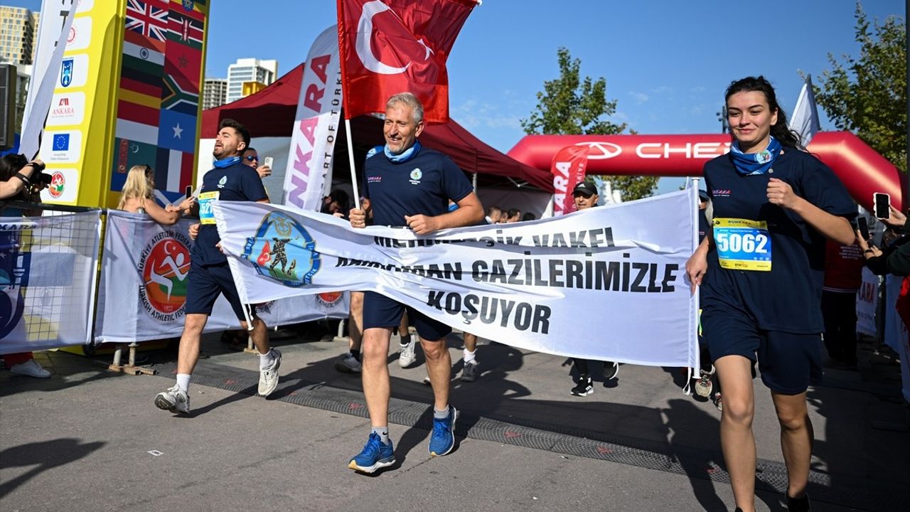 Gaziler İçin Farkındalık: Runkara Yarı Maratonu'nda TSK Mehmetçik Vakfı Koştu