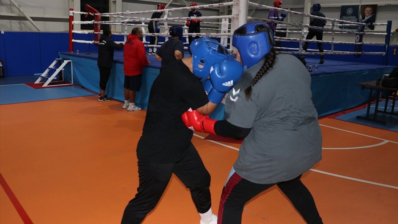 Genç Kadın Boks Takımı Dünya Şampiyonası Hazırlıklarını Sürdürüyor