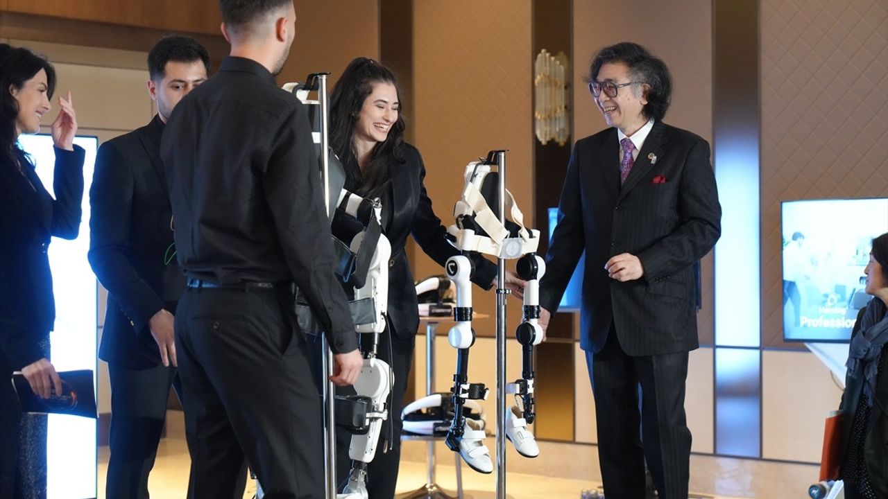 Giyilebilir Robot Teknolojisi Türkiye'de Tanıtıldı