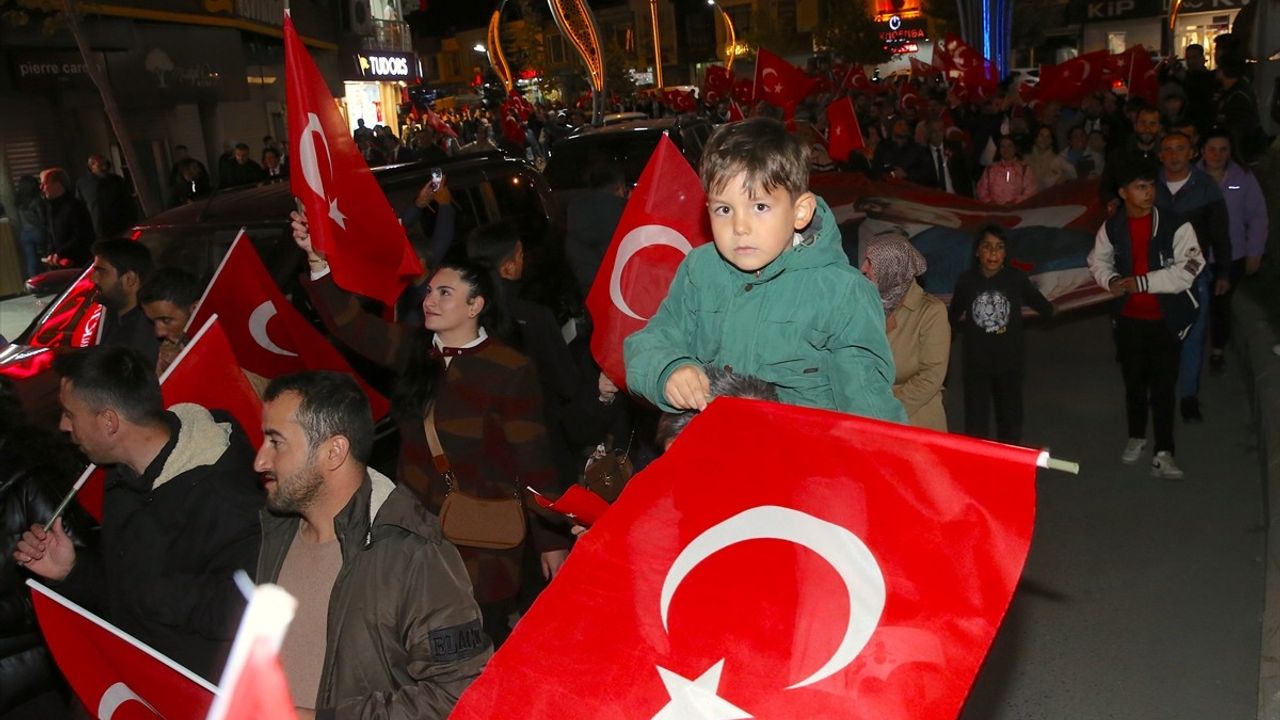 Hakkari'de Cumhuriyet'in 101. Yılı Coşkuyla Kutlandı