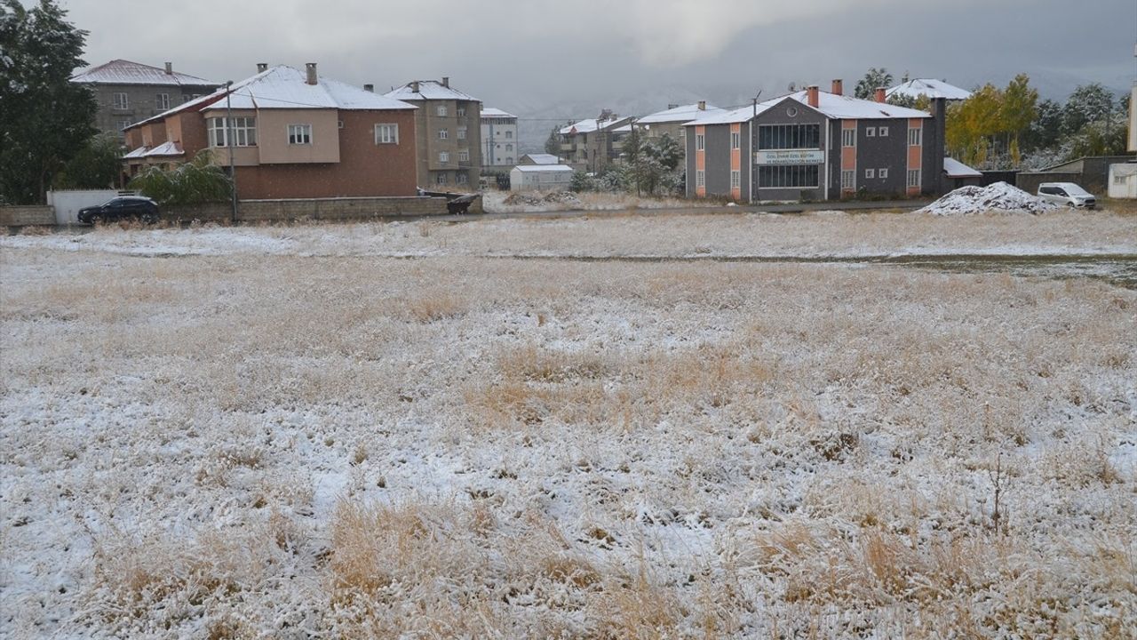 Hakkari'de Kar Yağışı Etkisini Gösterdi