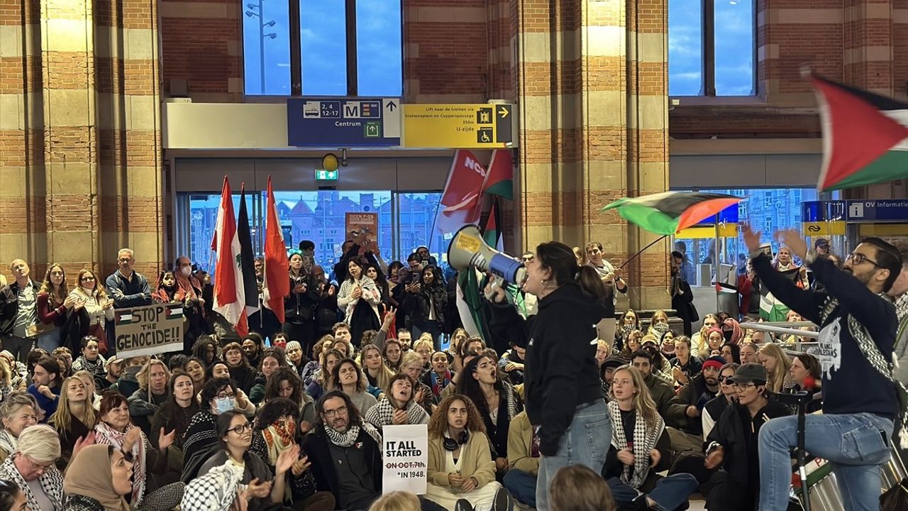 Hollanda'da Gazze'deki Soykırıma Protesto