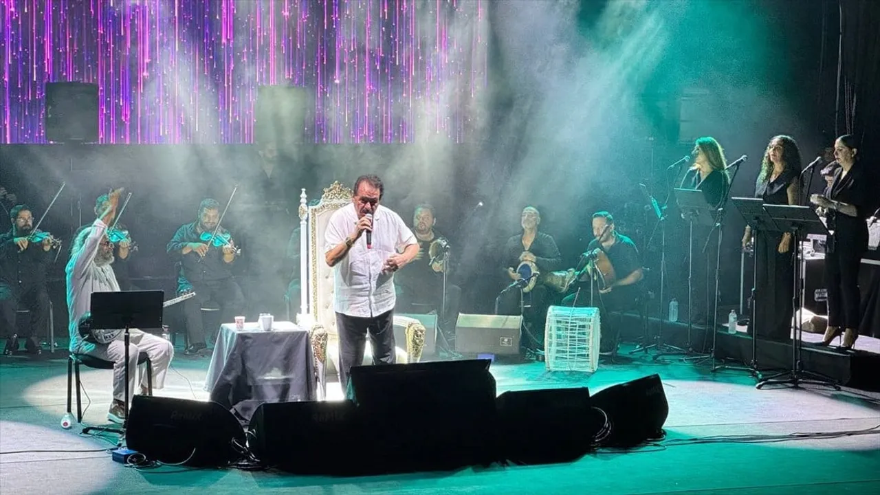 İbrahim Tatlıses Adana'da Unutulmaz Bir Konser Verdi