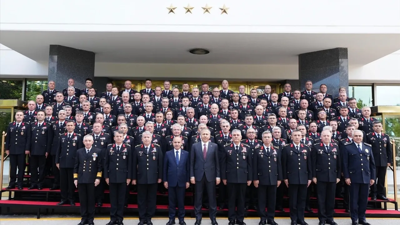 İçişleri Bakanı Yerlikaya, Jandarma Genel Komutanlığı Toplantısında Açıklamalarda Bulundu