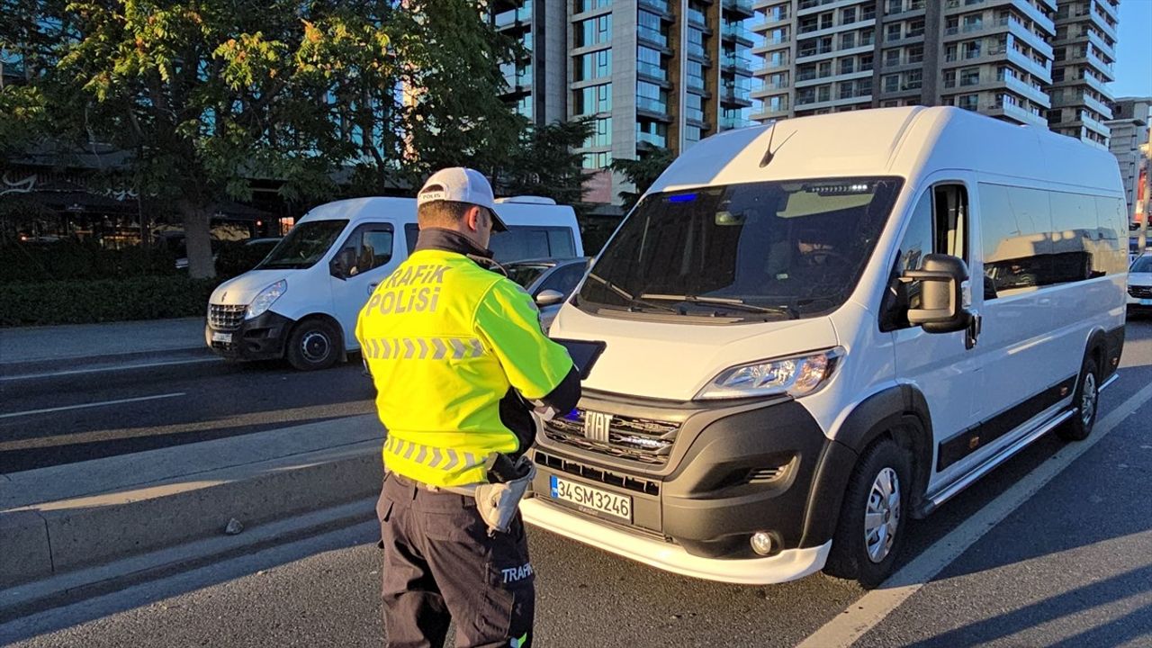 İstanbul'da Çakar-Siren ve Emniyet Şeridi İhlali Denetimleri