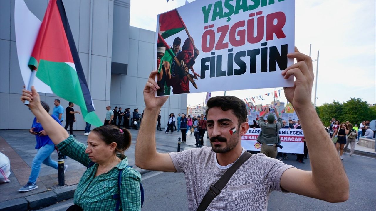 İstanbul'da Filistin Direnişine Destek Yürüyüşü