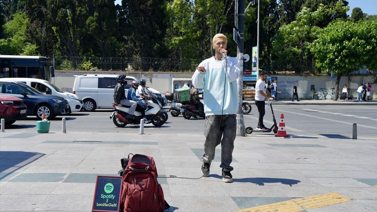 İstanbul'un Sokaklarında Yankılanan Müzik: Human Ghasemnataj Fokoloei