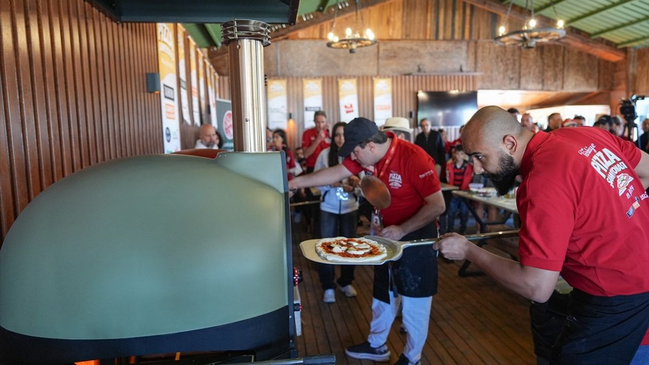 İzmir'de Türkiye Pizza Şampiyonası Heyecanı