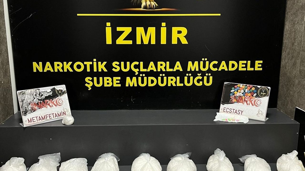 İzmir'de Uyuşturucu Operasyonu: İki Şüpheli Tutuklandı