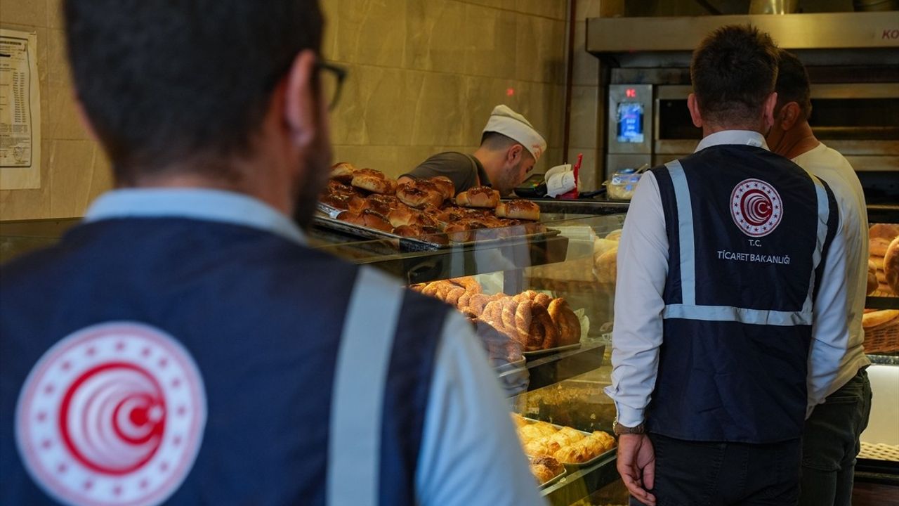 İzmir Fırınlarında Fiyat ve Gramaj Denetimi Yapıldı