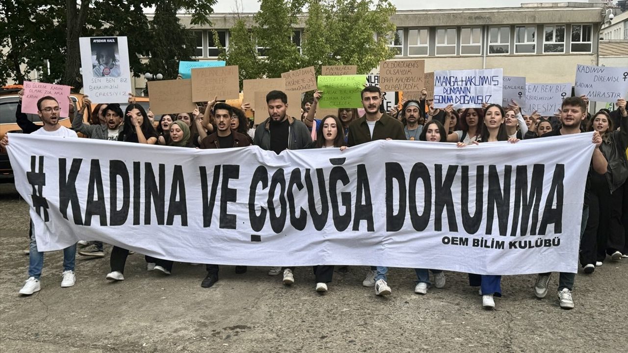 Kadına Yönelik Şiddete Karşı Yürüyüş KTÜ'de Gerçekleştirildi