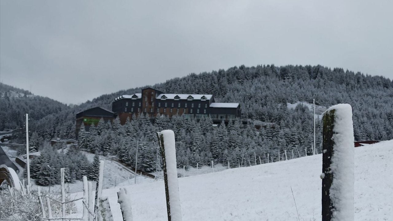 Karadeniz'in Yüksek Kesimlerinde Kar Yağışı