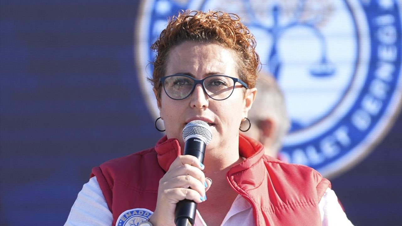 Kartal'da Kademeli Emeklilik İçin Miting Düzenlendi