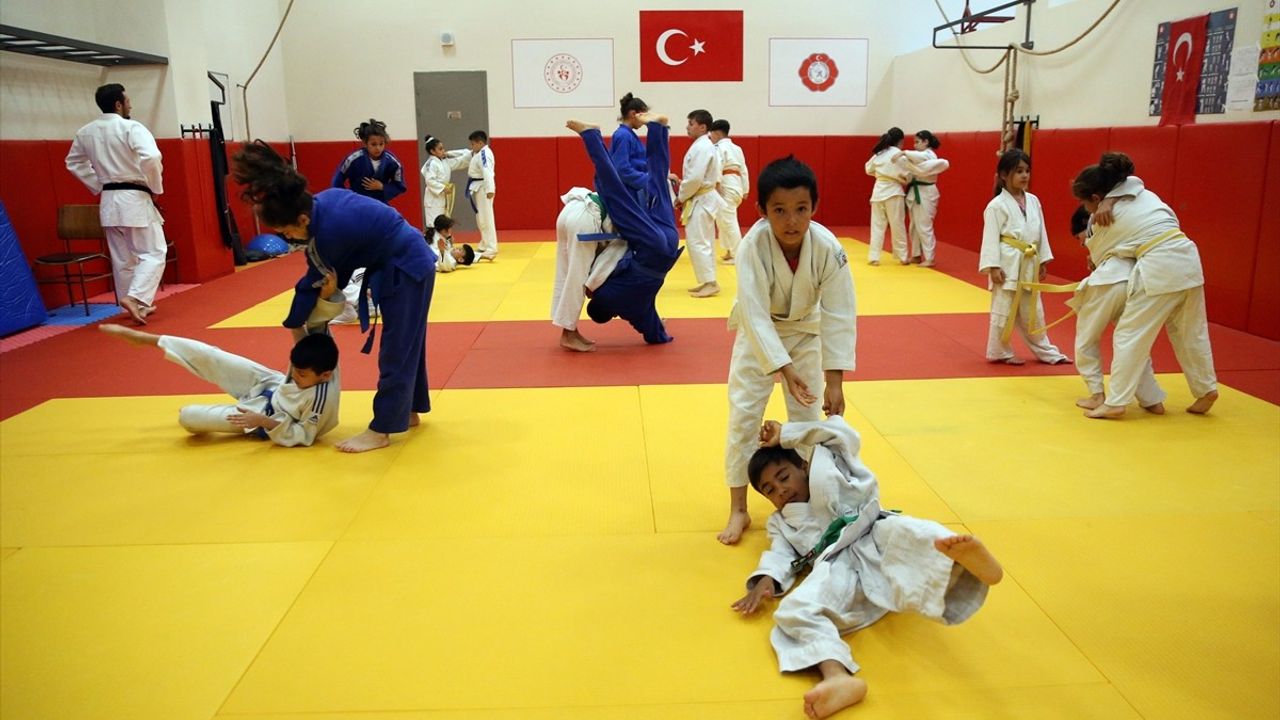 Kastamonu Üniversitesi'nden Judo ile Sosyal Sorumluluk Projesi