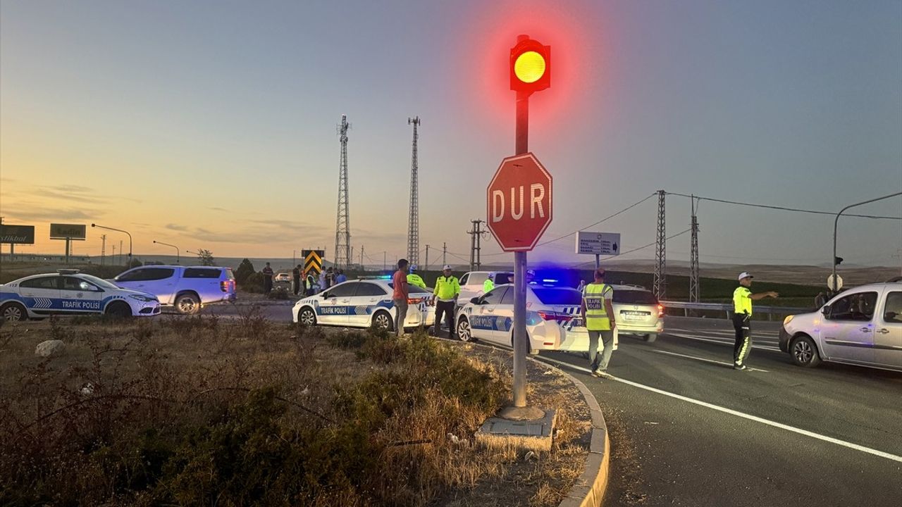 Kayseri'de Trafik Kazası: 1 Öğretmen Hayatını Kaybetti, 5 Yaralı