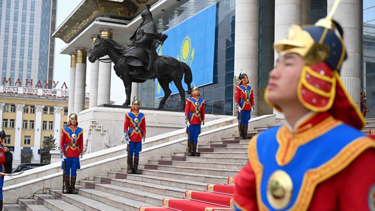 Kazakistan ve Moğolistan Arasında Tarihi Stratejik Ortaklık Anlaşması İmzalandı