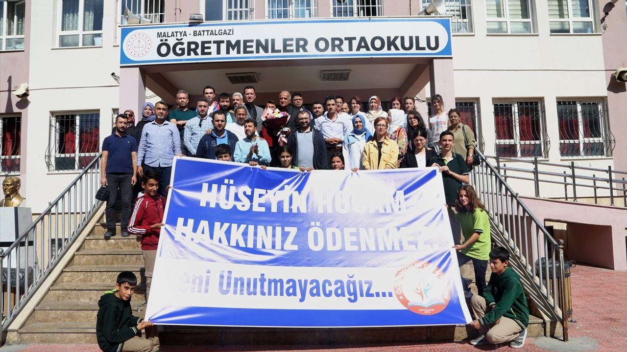 Malatya'da 42 Yıllık Öğretmene Duygu Dolu Veda