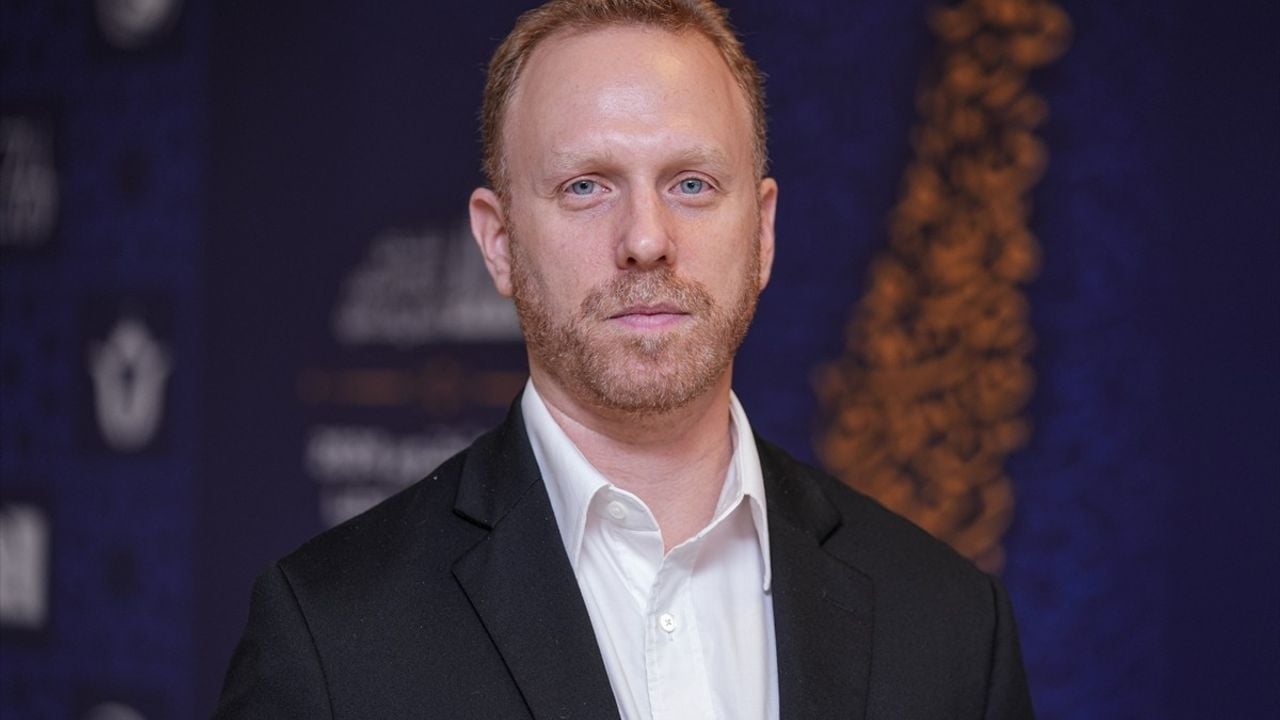 Max Blumenthal'dan Batı Medyasına Sert Eleştiri