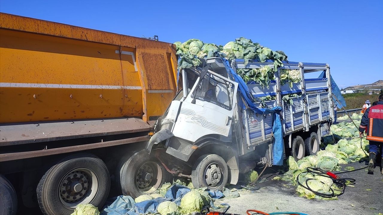 Mersin'de Kamyon Yangını: Sürücü Kurtarıldı