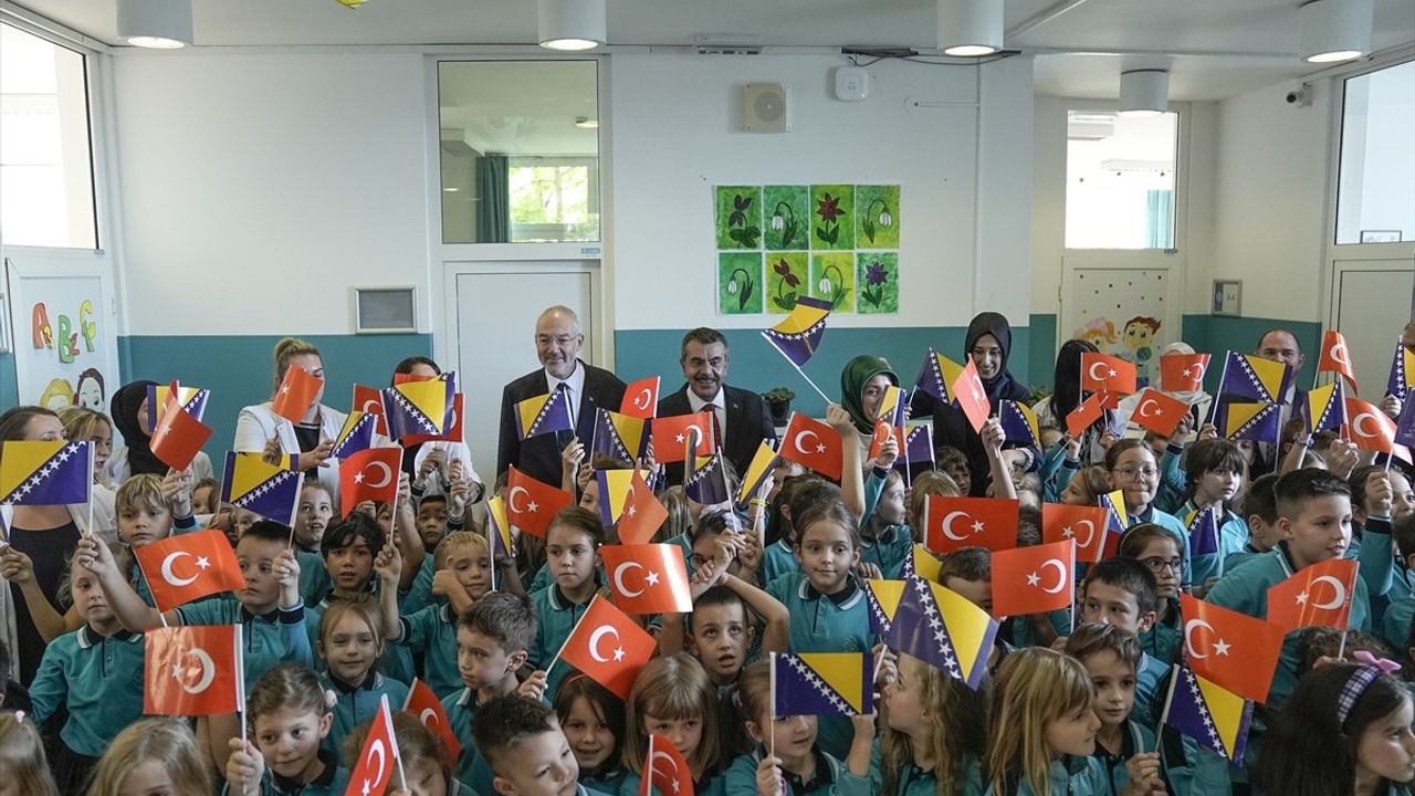 Milli Eğitim Bakanı Tekin, Saraybosna'daki Türkiye Maarif Vakfı Okullarını Ziyaret Etti