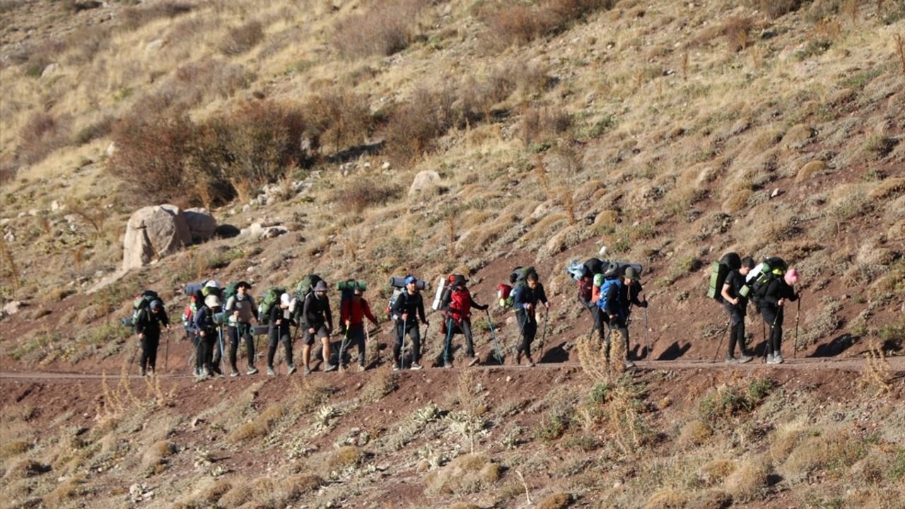 Niğde'de Cumhuriyetin 101. yılına özel Aladağlar etkinliği