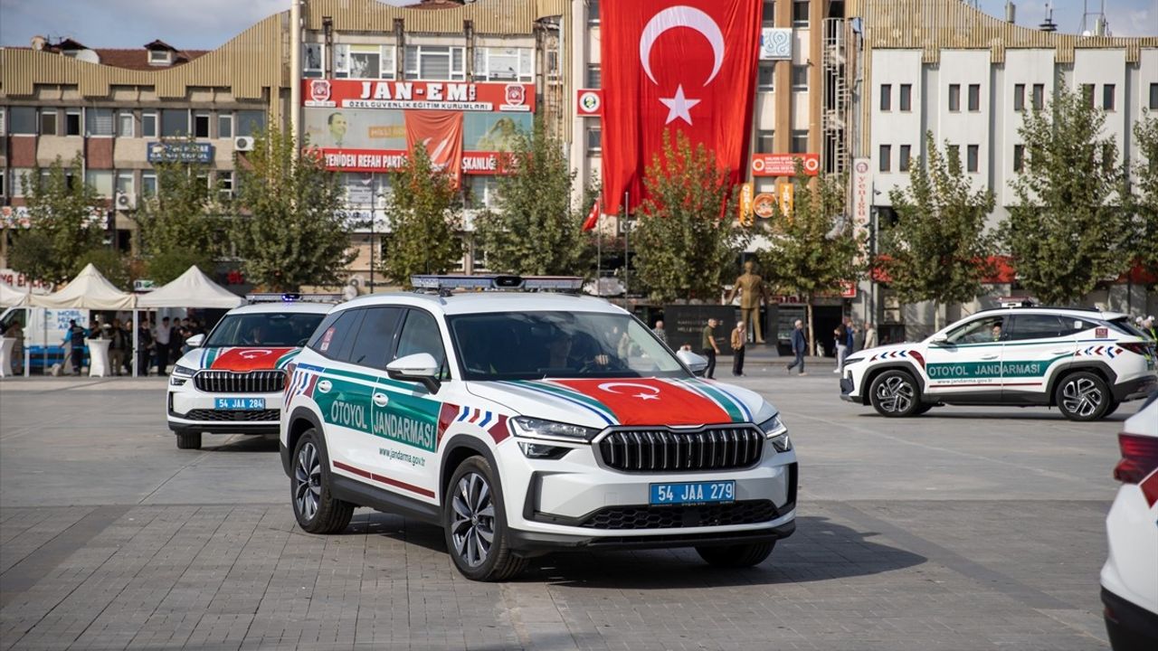 Sakarya'da Emniyet ve Jandarmaya 93 Yeni Araç Tahsis Edildi