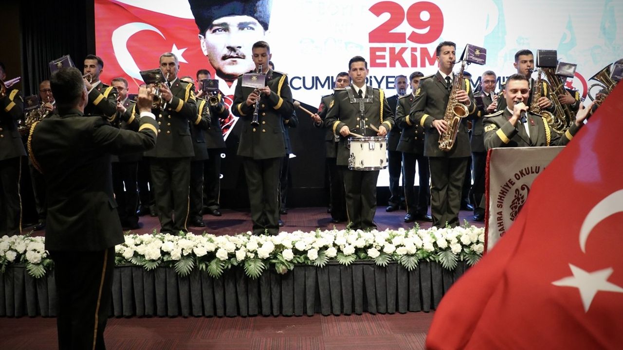 Samsun'da Cumhuriyet'in 101. Yılı Resepsiyonu Gerçekleştirildi