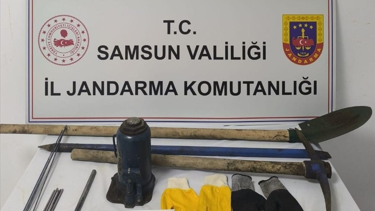 Samsun'da Kaçak Kazı Operasyonu: 2 Şüpheli Suçüstü Yakalandı