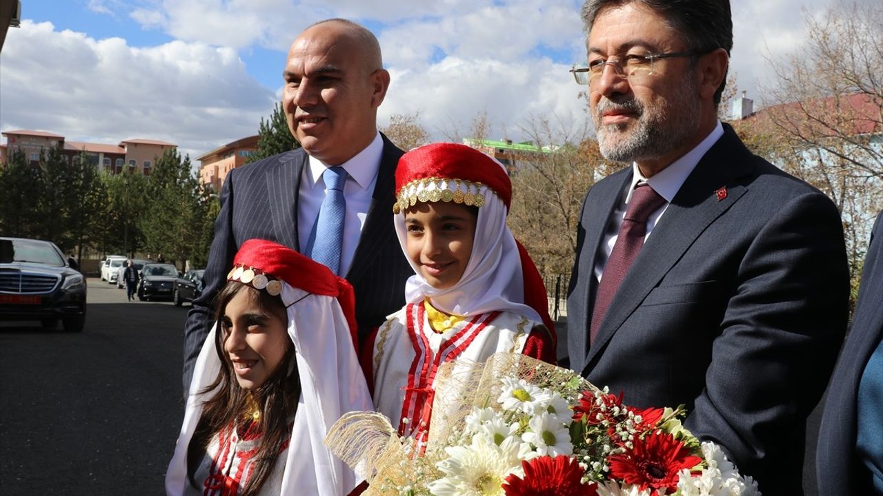 Tarım ve Orman Bakanı Yumaklı'dan Ağrı Çıkarması