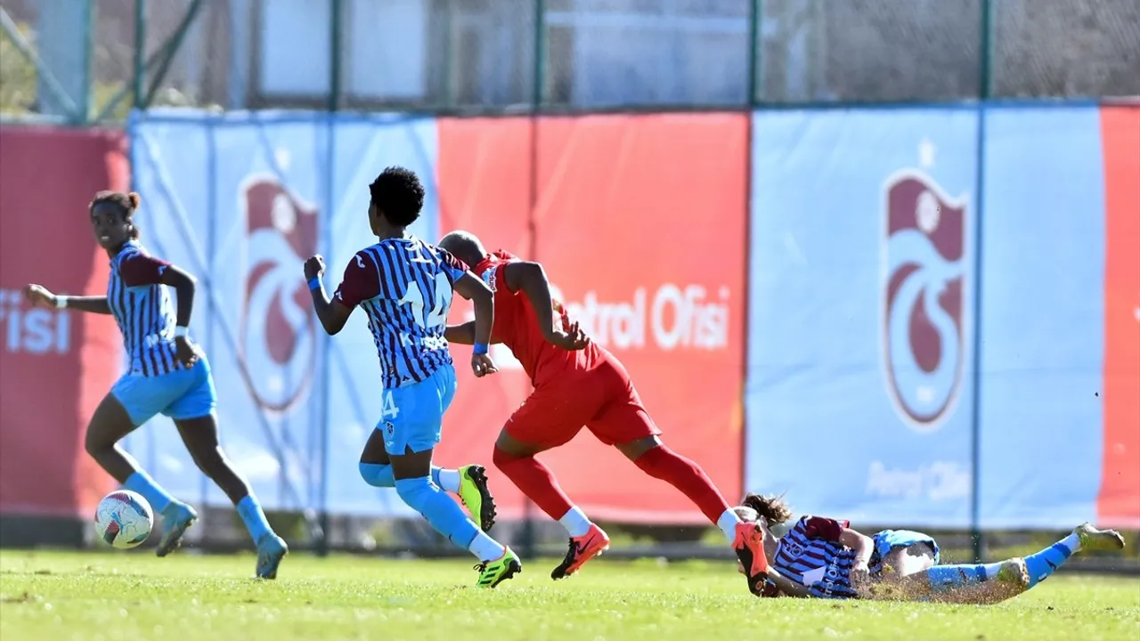 Trabzonspor Petrol Ofisi Kadın Futbol Ligi'nde Galip Geldi