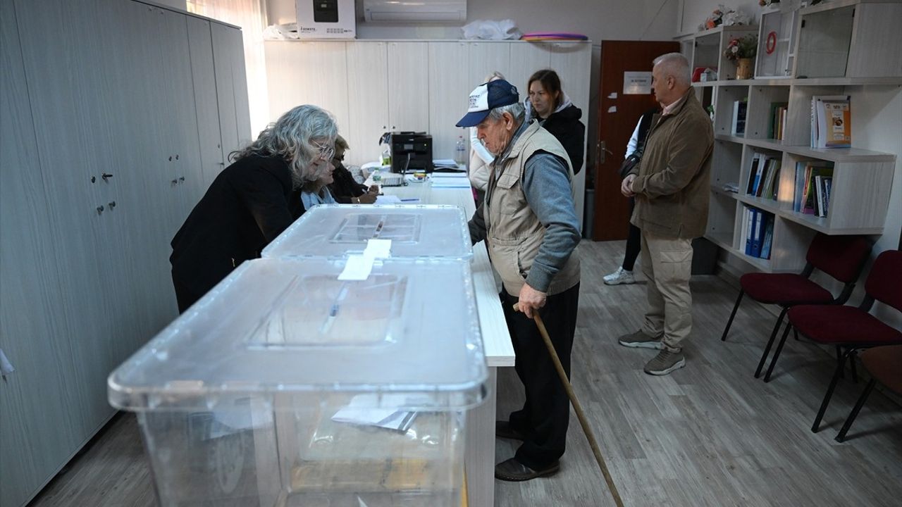 Trakya'da Çifte Vatandaşlar Bulgaristan Seçimleri İçin Sandık Başında