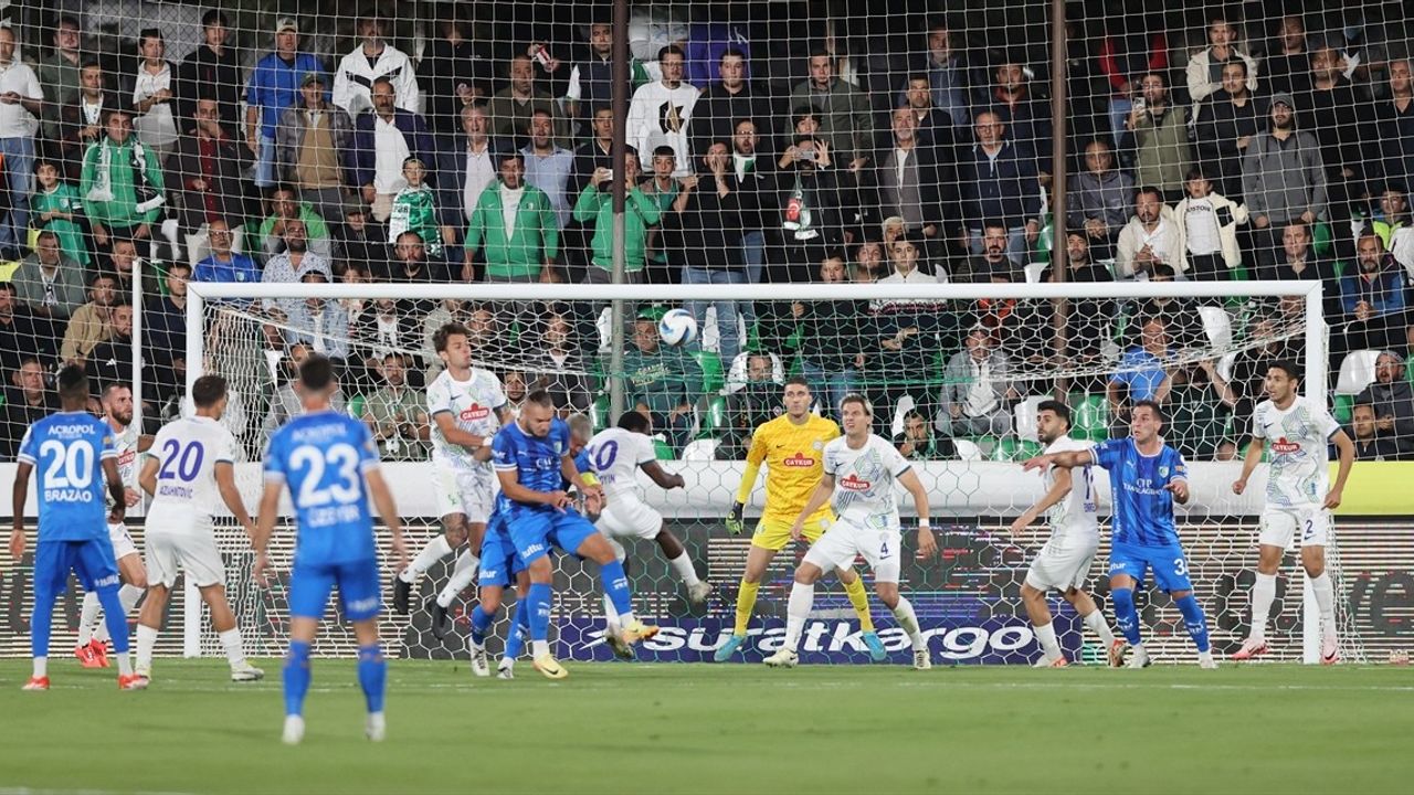 Trendyol Süper Lig: Sipay Bodrum FK ve Çaykur Rizespor'un Golsüz İlk Yarı Müsabakası