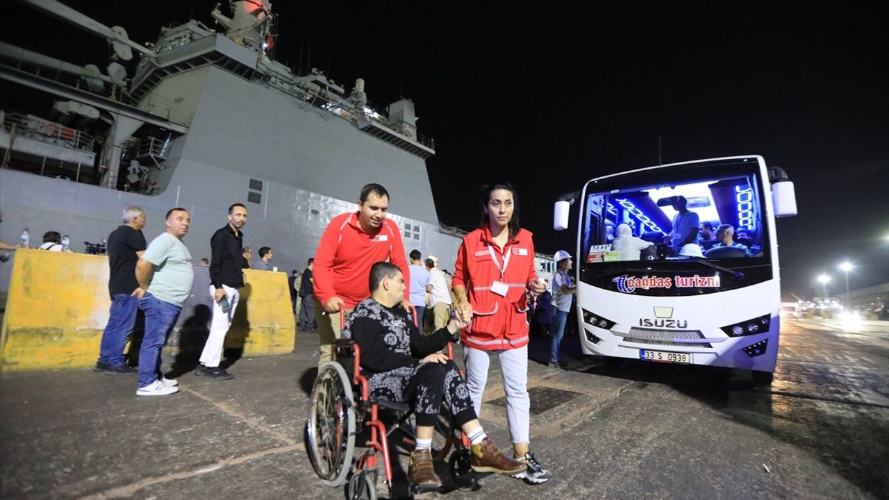 Türk Kızılay, Lübnan'daki Türk Vatandaşlarına Beslenme Desteği Sunuyor