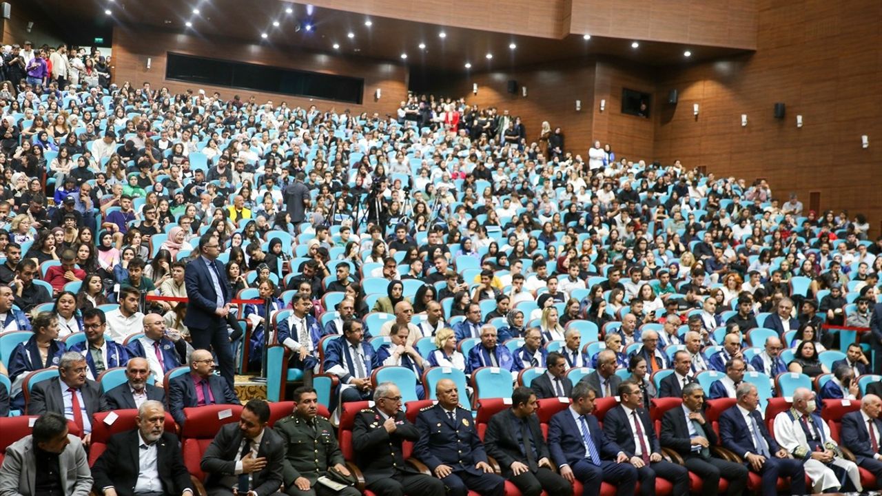 Uşak Üniversitesi 2024-2025 Akademik Yılı Açılış Töreni Gerçekleştirildi