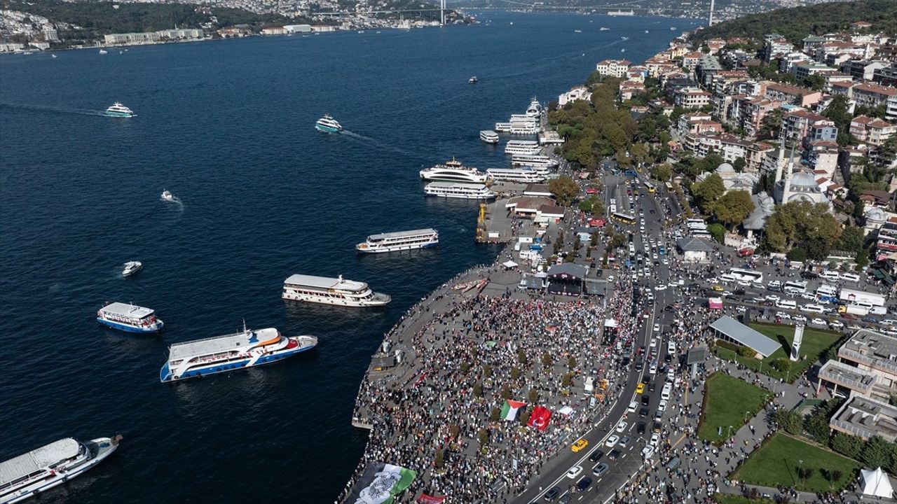 Üsküdar Meydanı'nda Gazze'ye Destek Mitingi