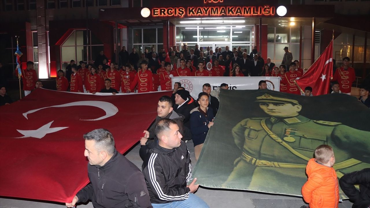 Van'da 29 Ekim Cumhuriyet Bayramı Coşkusu