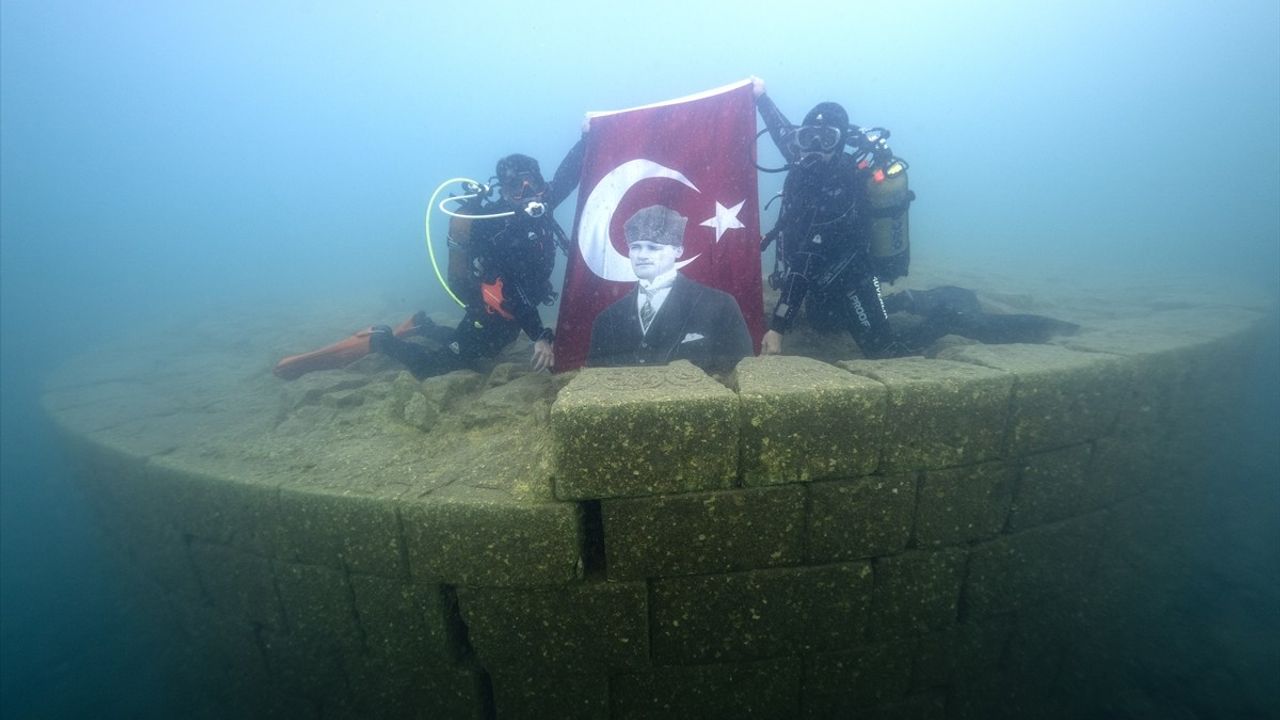 Van Gölü'nde Cumhuriyet Bayramı Kutlaması