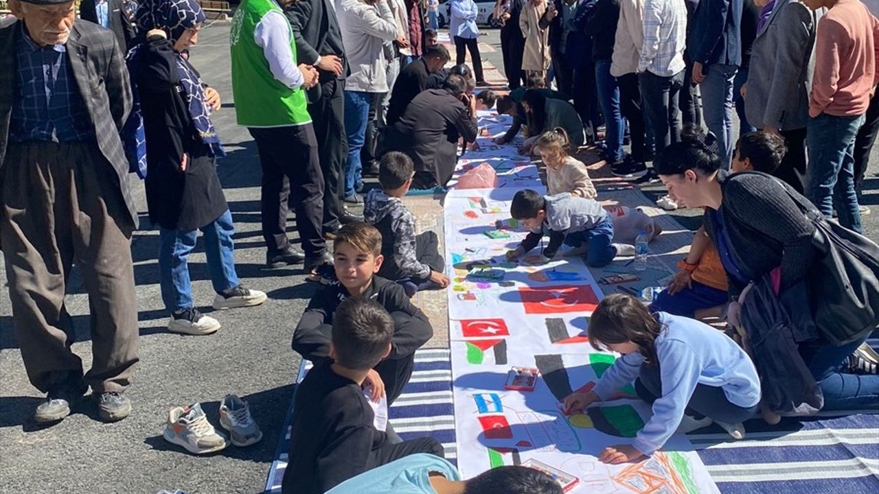 Van, Hakkari ve Bitlis'te Çocuklardan Filistin'e Destek Resimleri