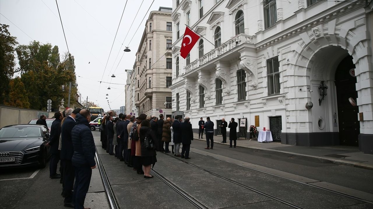 Viyana'da Şehit Büyükelçi Tunalıgil İçin Anma Töreni