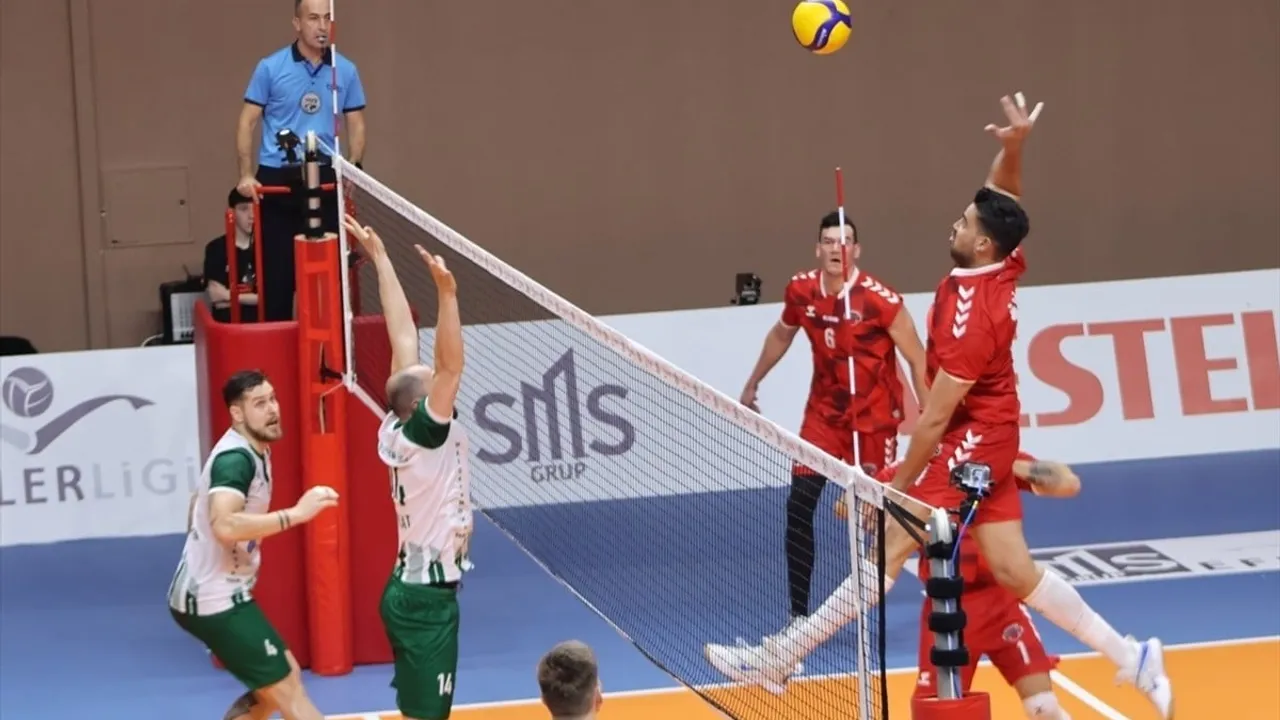 Voleybol SMS Grup Efeler Ligi: Spor Toto, Akkuş Belediyespor'u Mağlup Etti