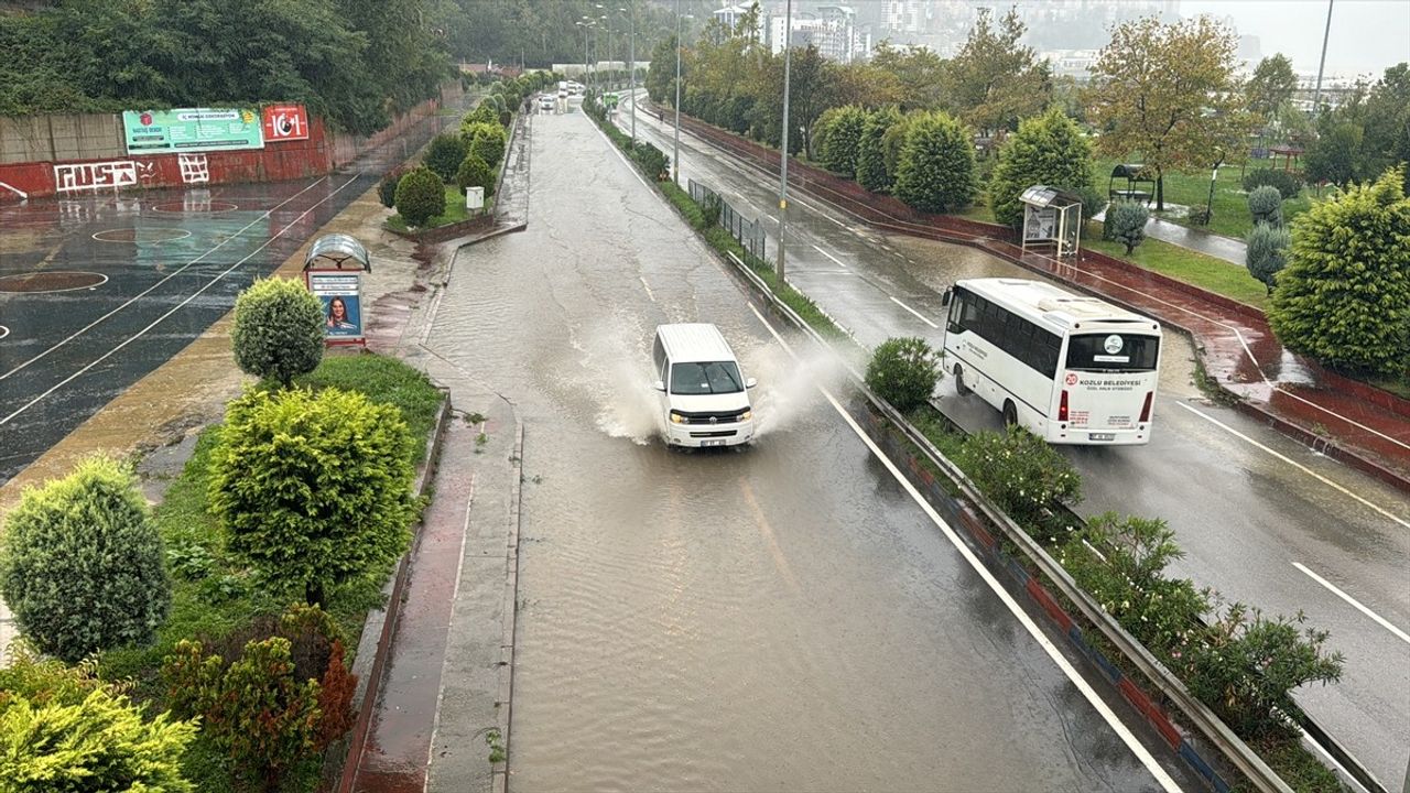 Zonguldak'ta Kuvvetli Yağışlar, Vali Hacıbektaşoğlu'ndan Açıklama