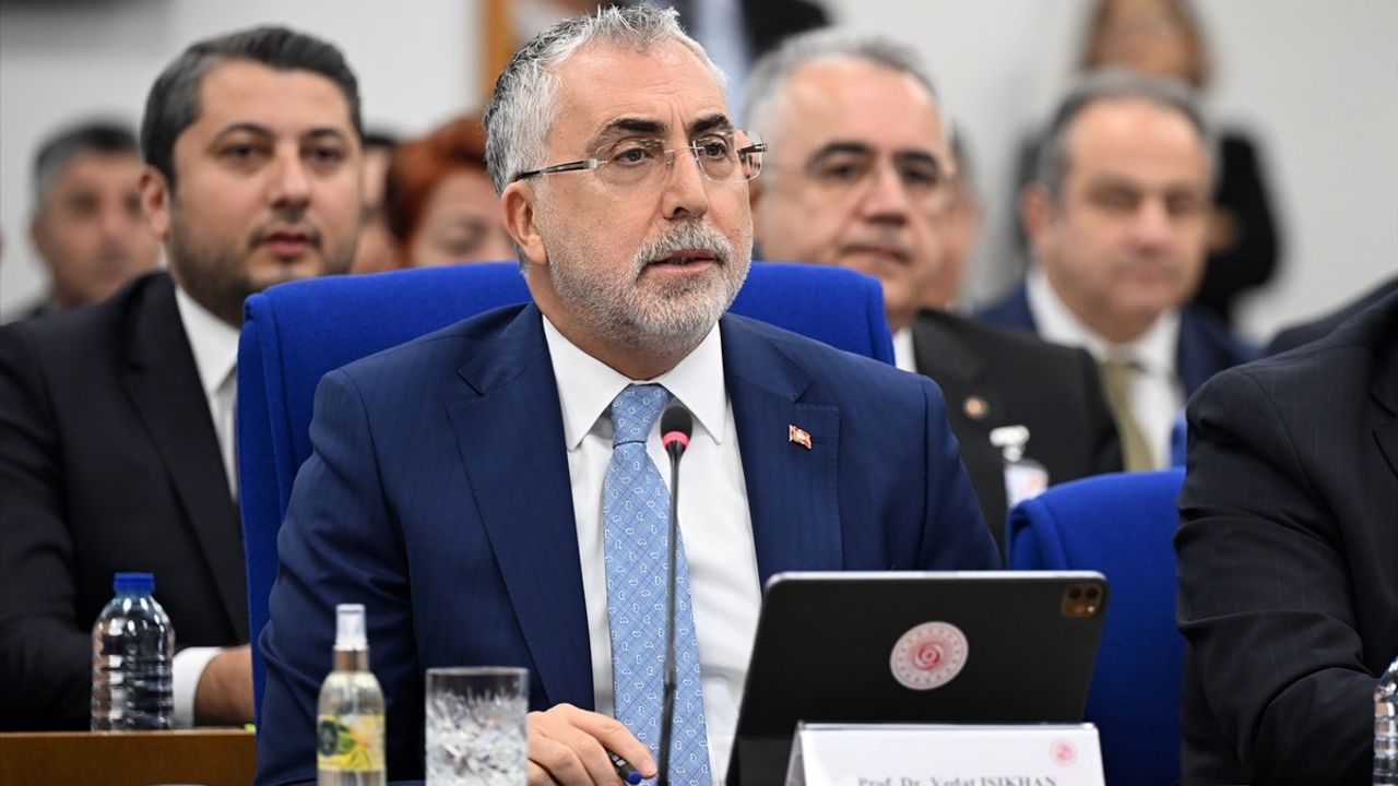 2025 Bütçesi TBMM'de: Deprem Bölgesine 10 Bin İstihdam Müjdesi