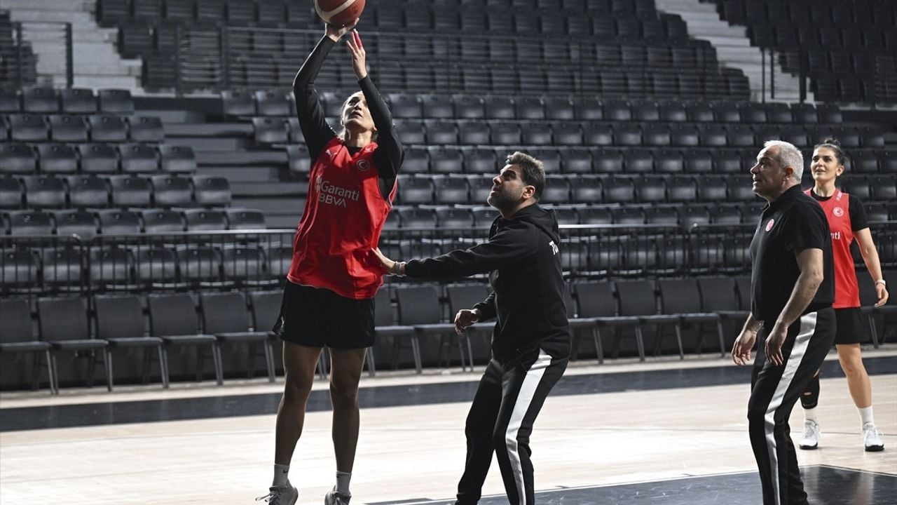 A Milli Kadın Basketbol Takımı'ndan Romanya Maçı Öncesi Destek Çağrısı