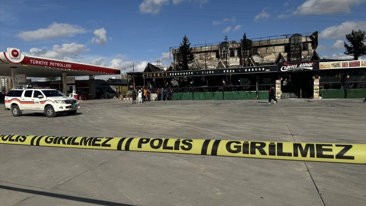 Afyonkarahisar Restoran Yangınında Hayatını Kaybeden İşçi Defnedildi