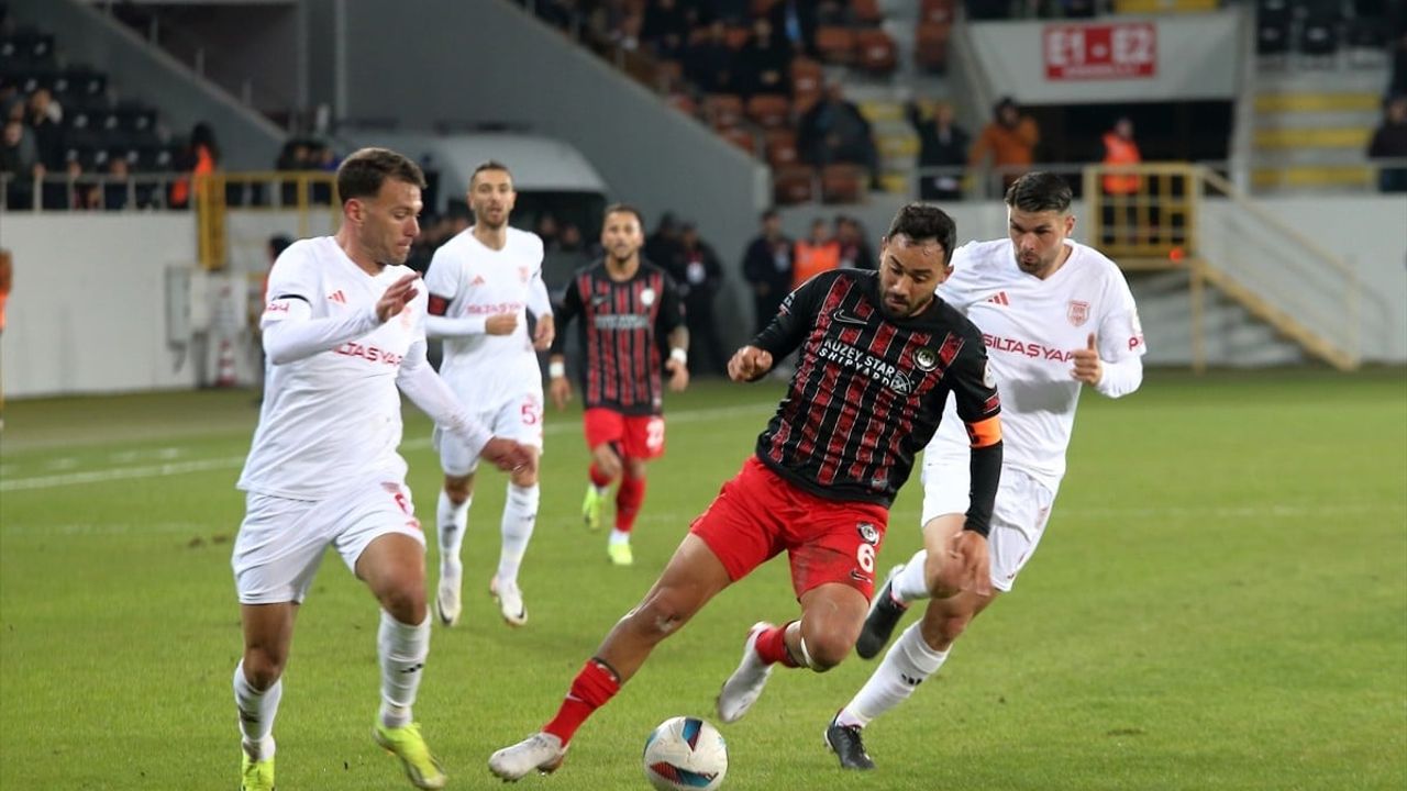 Ahlatcı Çorum FK, Pendikspor'u 1-0 Yenerek Öne Geçti