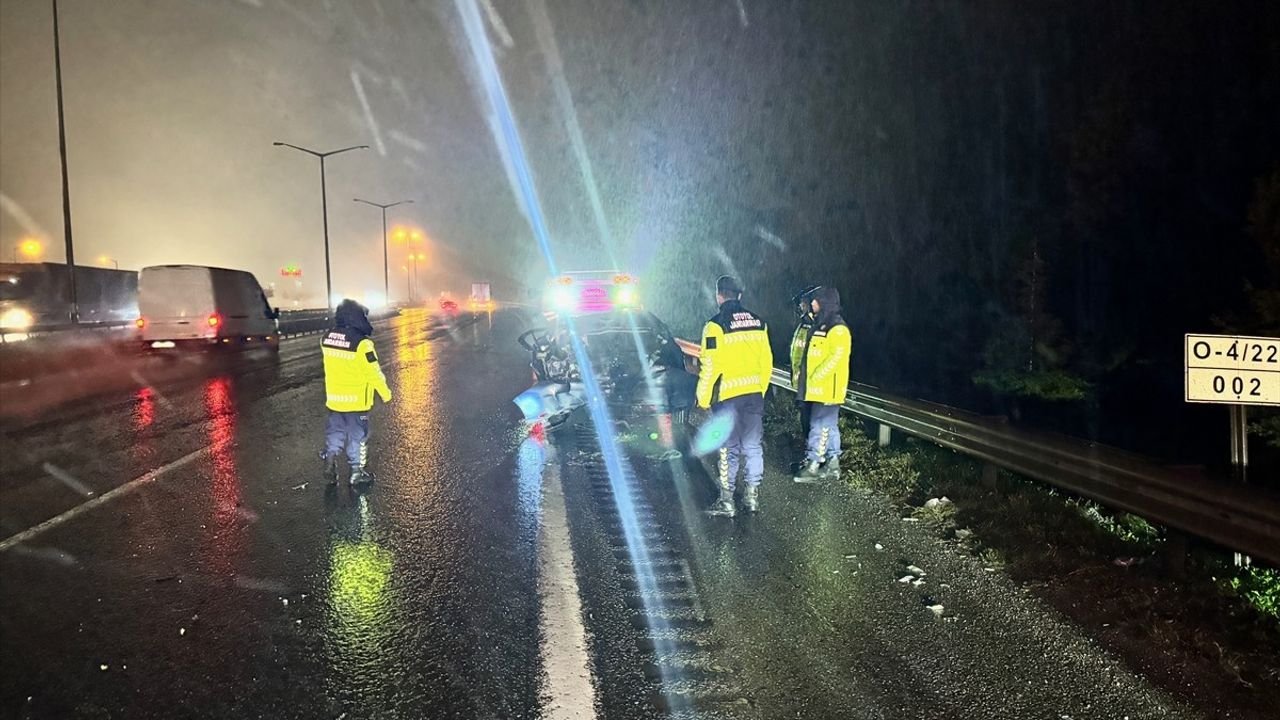 Anadolu Otoyolu'nda Tır Kazası: 3 Yaralı ve Kaçan Sürücü Yakalandı