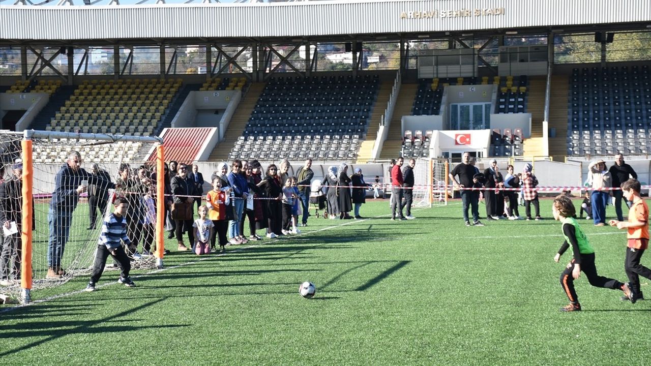 Artvin'de 13. Grassroots Herkes İçin Futbol Şenliği'nin 1. Etabı Düzenlendi