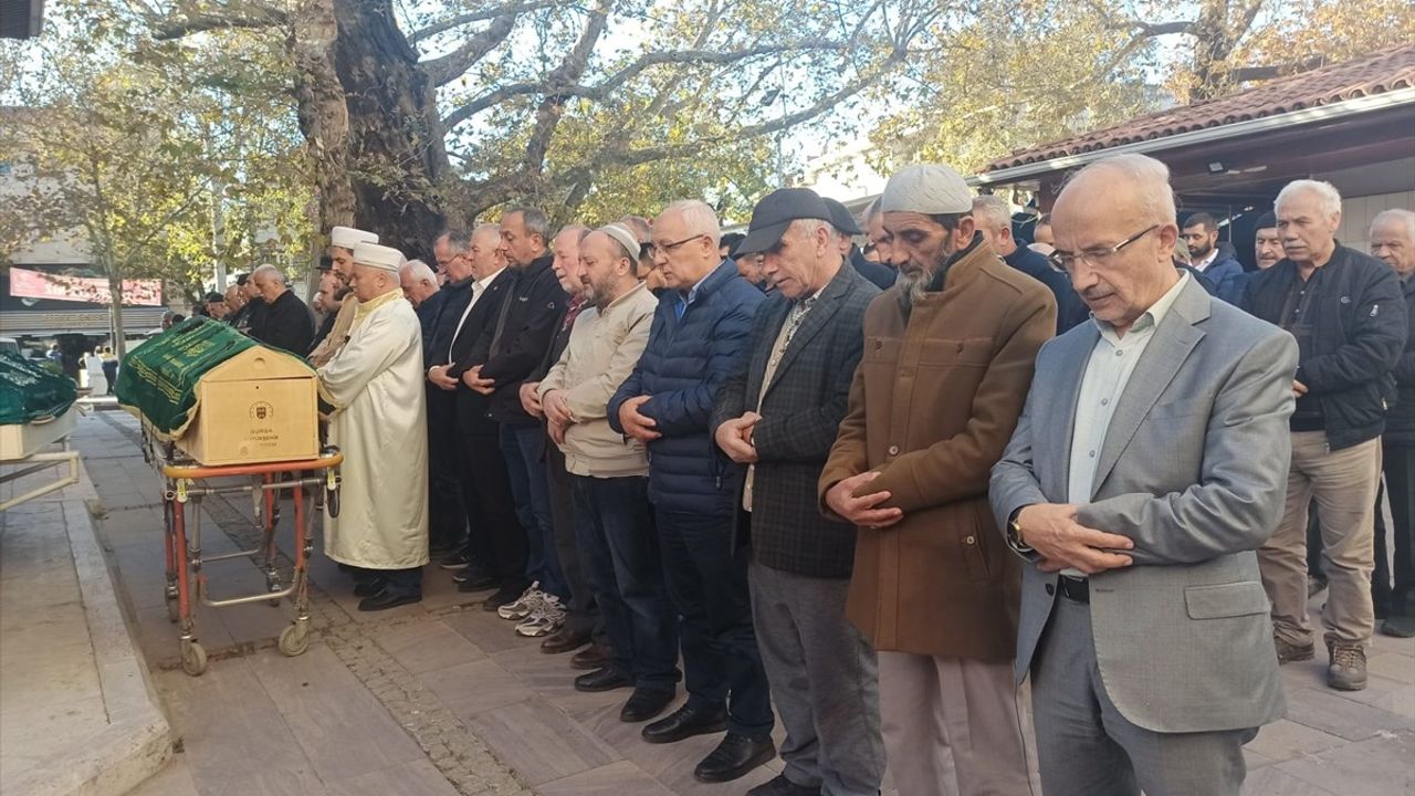 Babasının Cenaze Törenine Gelen Gurbetçi Trafik Kazasında Hayatını Kaybetti