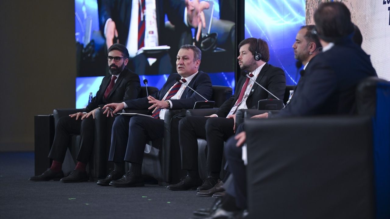 Bakan Bayraktar, Türkmenistan Bakanı Babayev ile Enerji İşbirliğini Görüştü