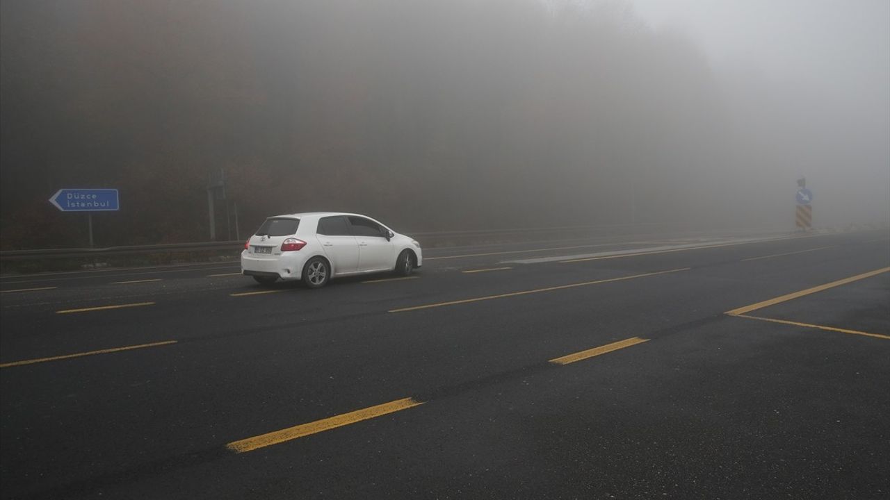 Bolu Dağı'nda Sis Görüş Mesafesini Düşürdü